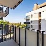 Bronowicka Modern By Bookinghost * Στσέτσιν